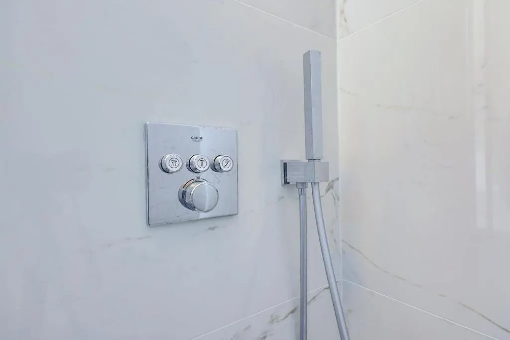 Appartement Spacieux -1Bdr/4P -Le Bas Montmartre Paris 0*,