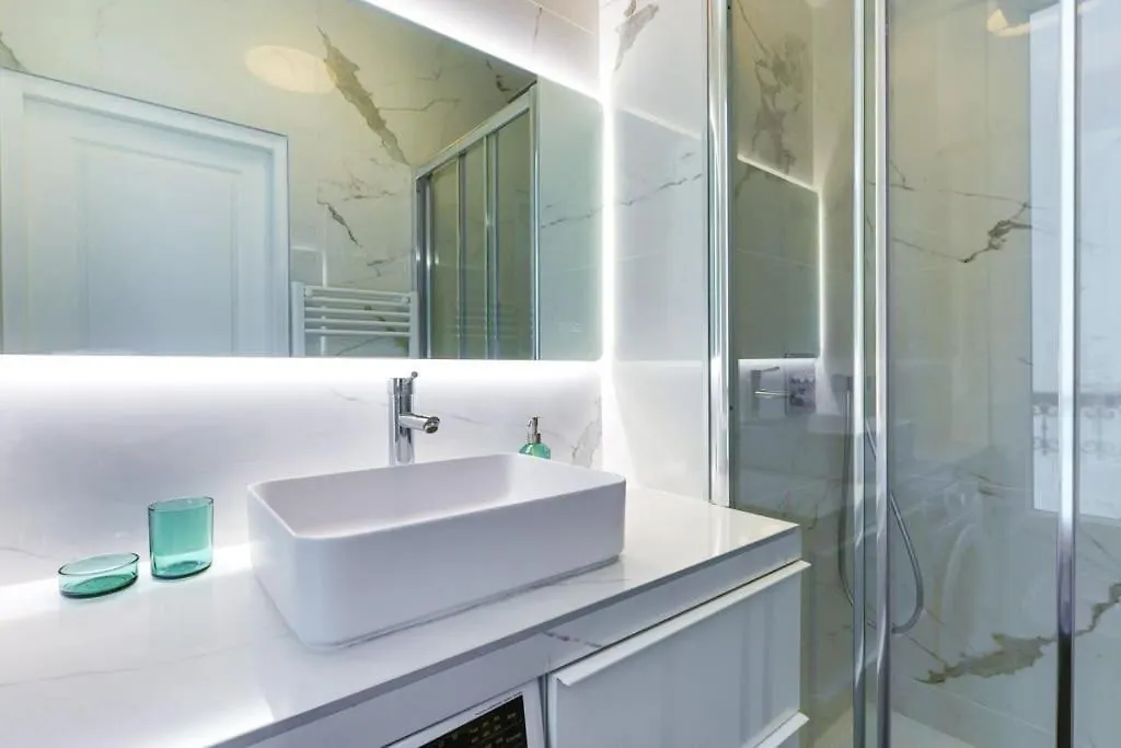 Appartement Spacieux -1Bdr/4P -Le Bas Montmartre Paris France