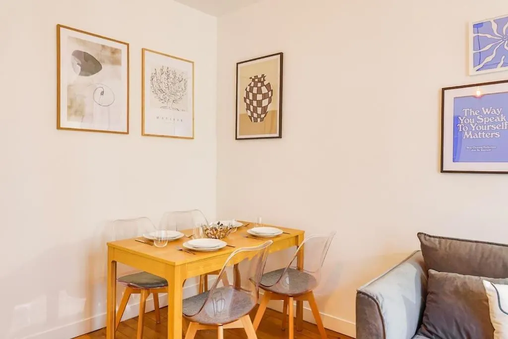 Appartement Spacieux -1Bdr/4P -Le Bas Montmartre Paris Apartment