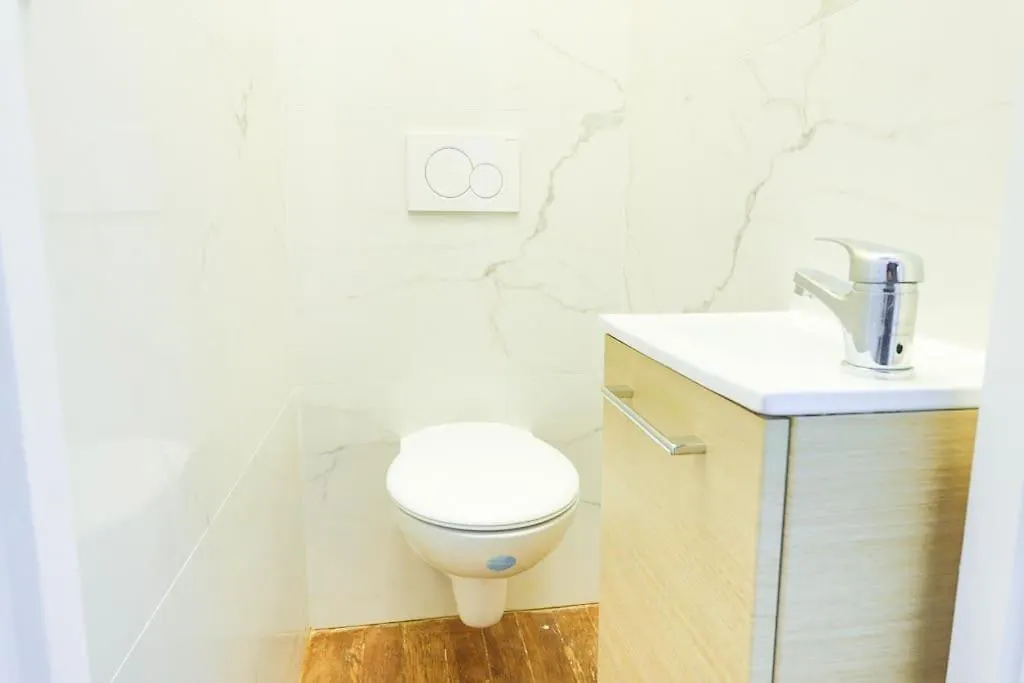 Apartment Appartement Spacieux -1Bdr/4P -Le Bas Montmartre Paris France